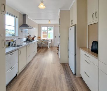 Naenae Living - Photo 3