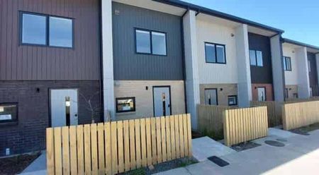 3 Bedrooms in Glen Eden - Photo 4