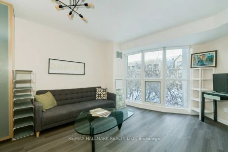 18 Beverley Street #327 - Photo 2