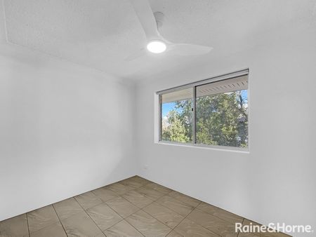 6/60 Warren Street, St Lucia, QLD 4067 - Photo 2