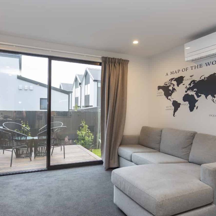 Modern two bedroom home! - Photo 1