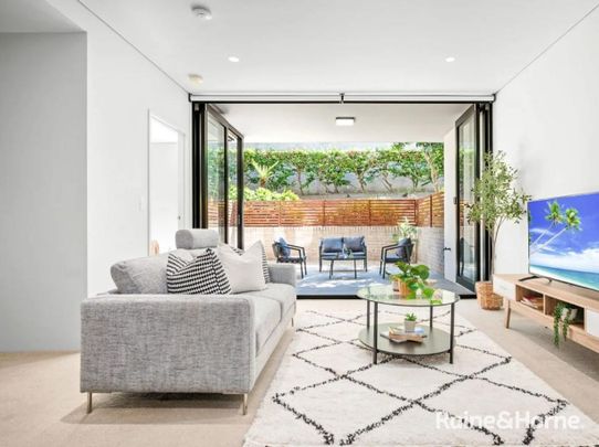 CONTEMPORARY GROUND FLOOR APARTMENT! - Photo 1