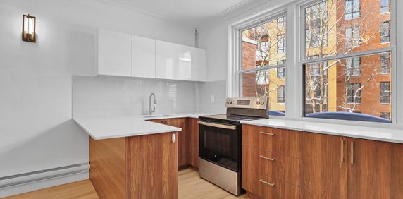 1 chambre - 3777 Chem. De La Côte-des-Neiges, Montréal - Photo 2