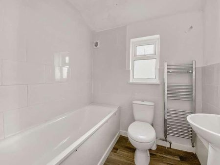 Angus Street, Roath, Cardiff, CF24 - Photo 5