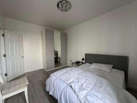 Horn Lane, W3 - Photo 2