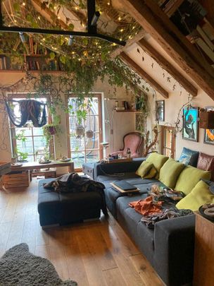 Wunderschöne ruhige Dachgeschosswohnung - Photo 1