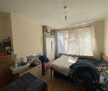 4 bedroom semi-detached house to rent - Photo 1
