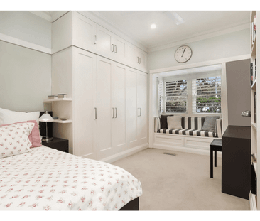 Stylish Family Home in Prime Location - Photo 3