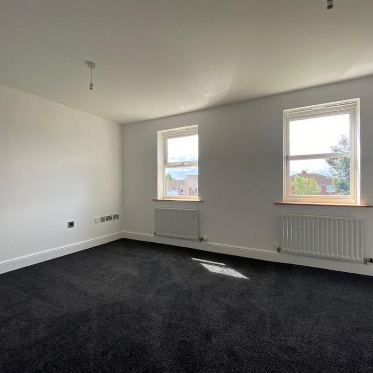 4 bedroom semi-detached house to rent - Photo 1