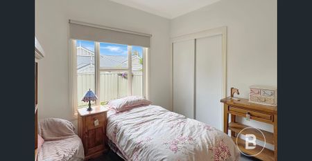 Beautifully Presented Three-Bedroom Townhouse - Photo 3