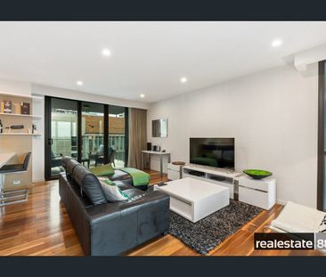 PRESTIGE RIVERSIDE LIVING! - Photo 1