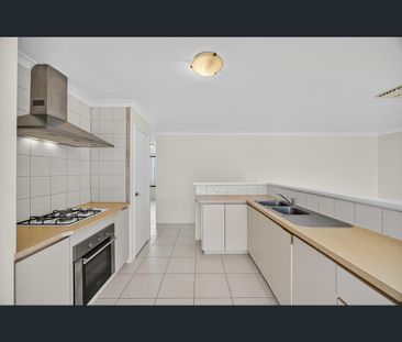25 Scanlon Way, Lockridge, WA 6054 - Photo 1