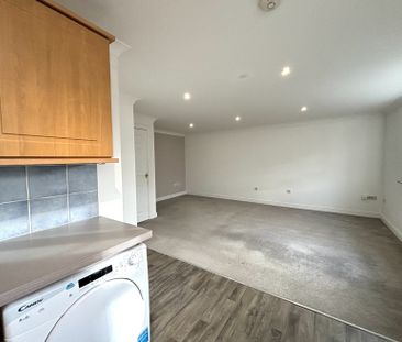 2 bedroom flat to rent - Photo 3