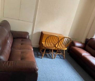 4 bedroom semi-detached house to rent - Photo 5