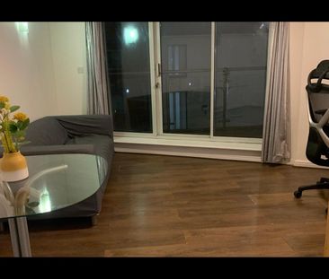 2 Bed Flat, City View, IG1 - Photo 1