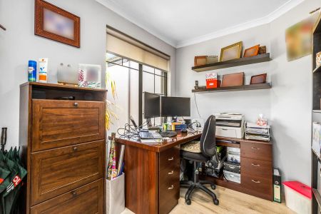 Perfect Family Home - Photo 5