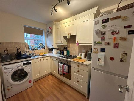 3 bedroom terraced house to rent - Photo 4