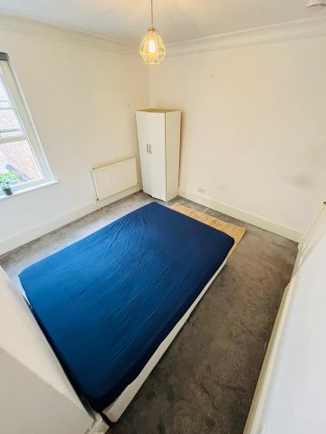 Room in a Shared Flat, Stunning Double Room In Westminster/, SW1V - Photo 2