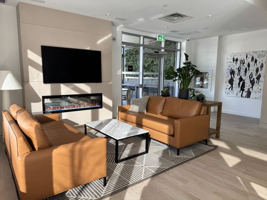 For Lease - 3250 Carding Mill Trail Unit# 521, Oakville, Ontario - Photo 1