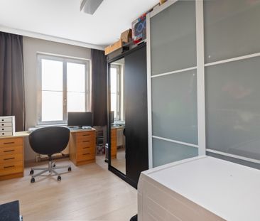 Instapklaar 2-slaapkamerappartement met zonnig terras - Photo 3