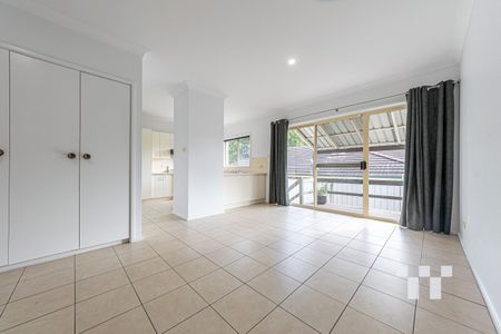Level, Easy Care Villa in Quiet Location - Photo 3