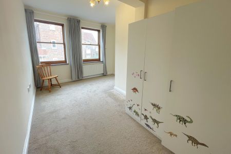 6A Bridge Street, Walton-on-Thames, Surrey, KT12 - Photo 4