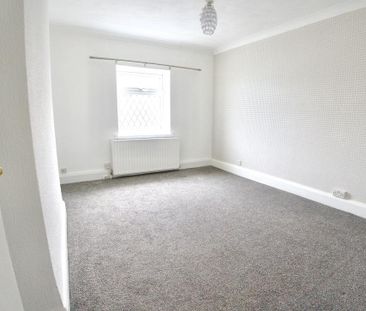 4 bedroom flat to rent - Photo 5