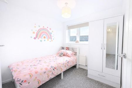 4 bed detached house to rent in Brockenhurst Way, Bicknacre, CM3 - Photo 4