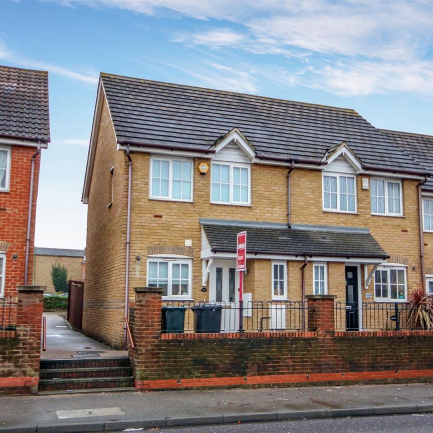 2 bedroom End Terraced to let - Photo 1