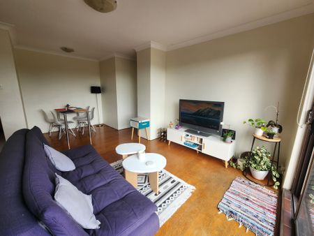 Kensington - Photo 3