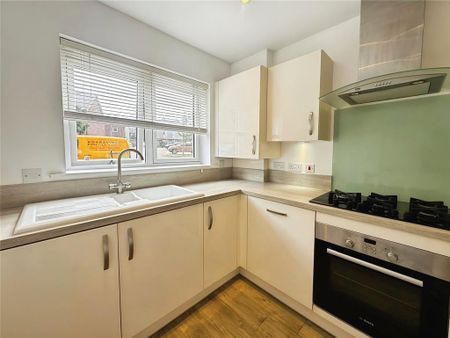 2 bedroom semi-detached house to rent - Photo 5