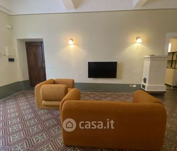 Appartamento in Affitto in Piazza Guidiccioni a Lucca - Photo 2