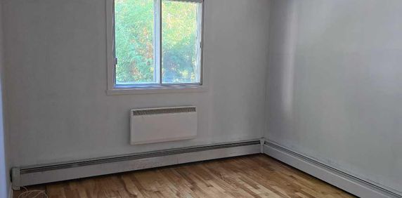 5 1/2 à louer - Photo 2