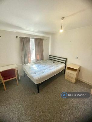 1 bedroom in a house share to rent - Photo 1