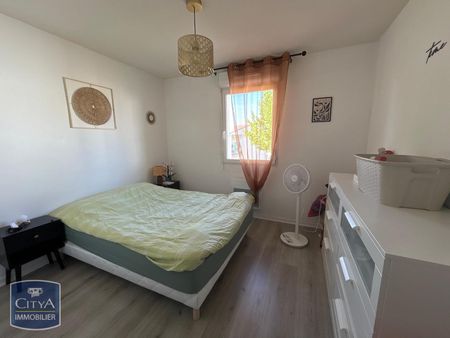 Location Appartement 3 pièces 55m² BEAUNE LES MINES 87280 - Photo 2