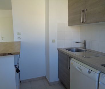 A LOUER : bel appartement T3 de 64 m² avec terrasse et 2 parking - Photo 3