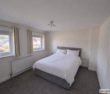 3 bed Semi-detached in Bull Lane Wombourne, Wolverhampton, WV5 9BZ - Photo 3