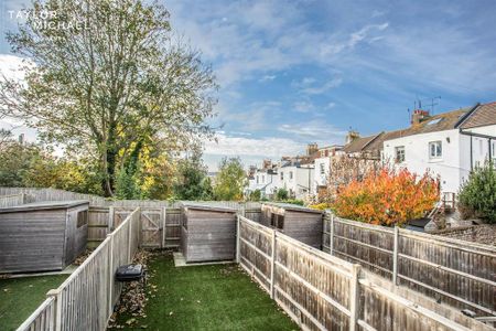 4 bedroom terraced house to rent - Photo 2