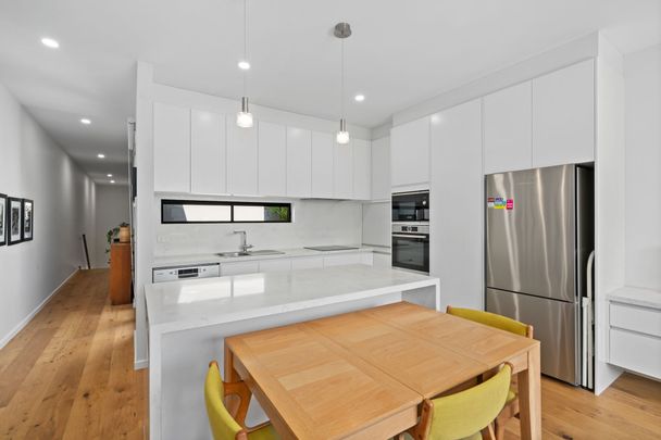 1/37 Victoria Avenue, Albert Park. - Photo 1