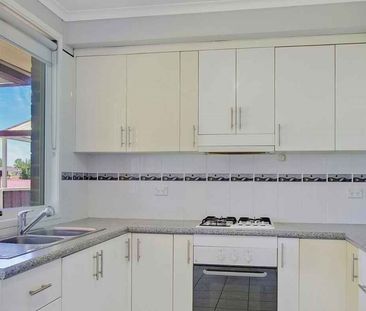 Spacious & Well-Presented Family Home in Quiet Cul-de-Sac - Photo 6