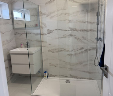 1 bedroom in a flat share to rent - Photo 4