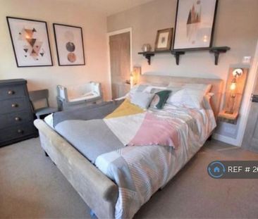 3 bedroom semi-detached house to rent - Photo 5