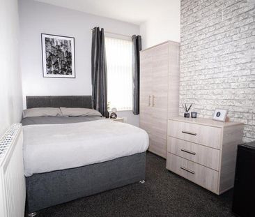 1 bedroom in a house share to rent - Photo 3