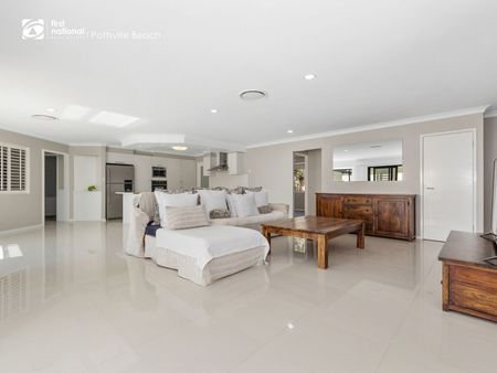 Immaculately presented family home - Photo 4