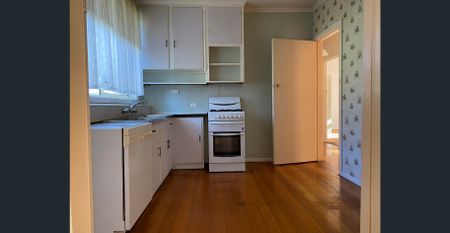 Premium location in the heart of Mount Waverley - Photo 5