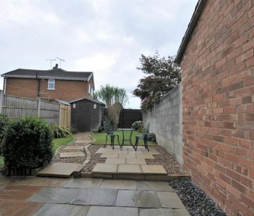 2 bedroom terraced house to rent - Photo 2