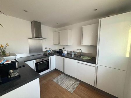 2 bedroom flat to rent - Photo 4