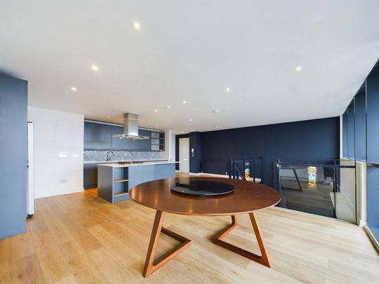 3 bedroom flat to rent - Photo 1