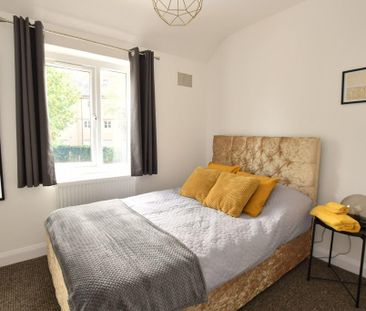 4 bedroom semi-detached house to rent - Photo 2