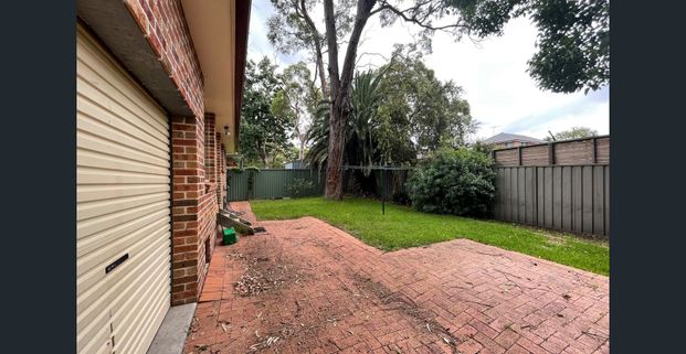 Conveniently Located Villa - Photo 1